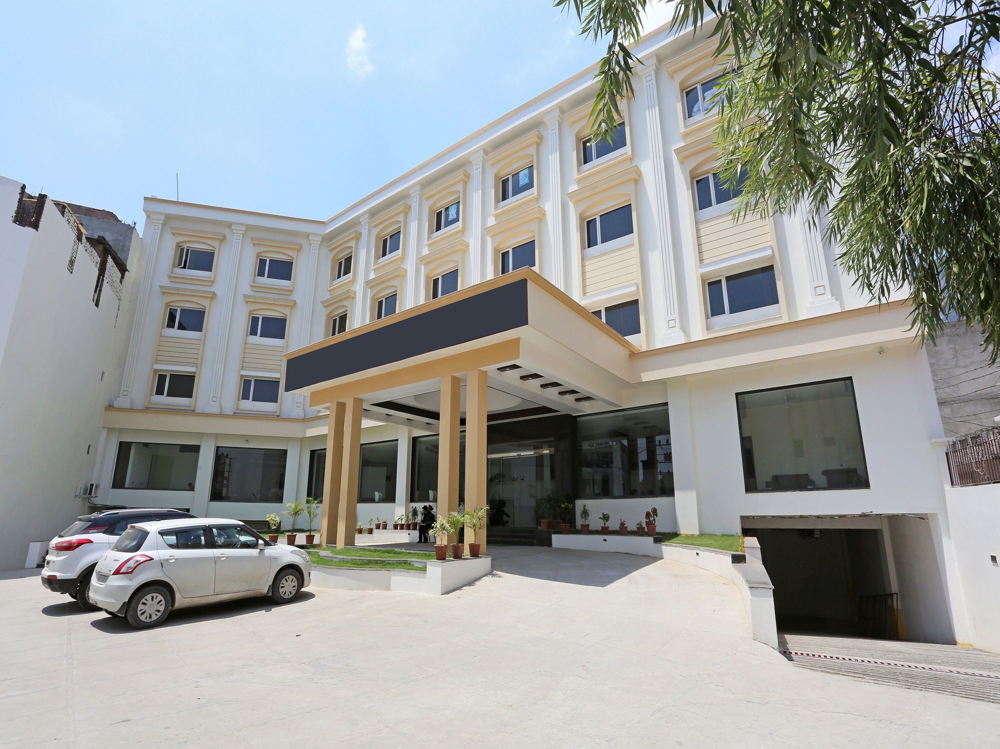 Hotel The Royal Krishna Katra  Exterior photo